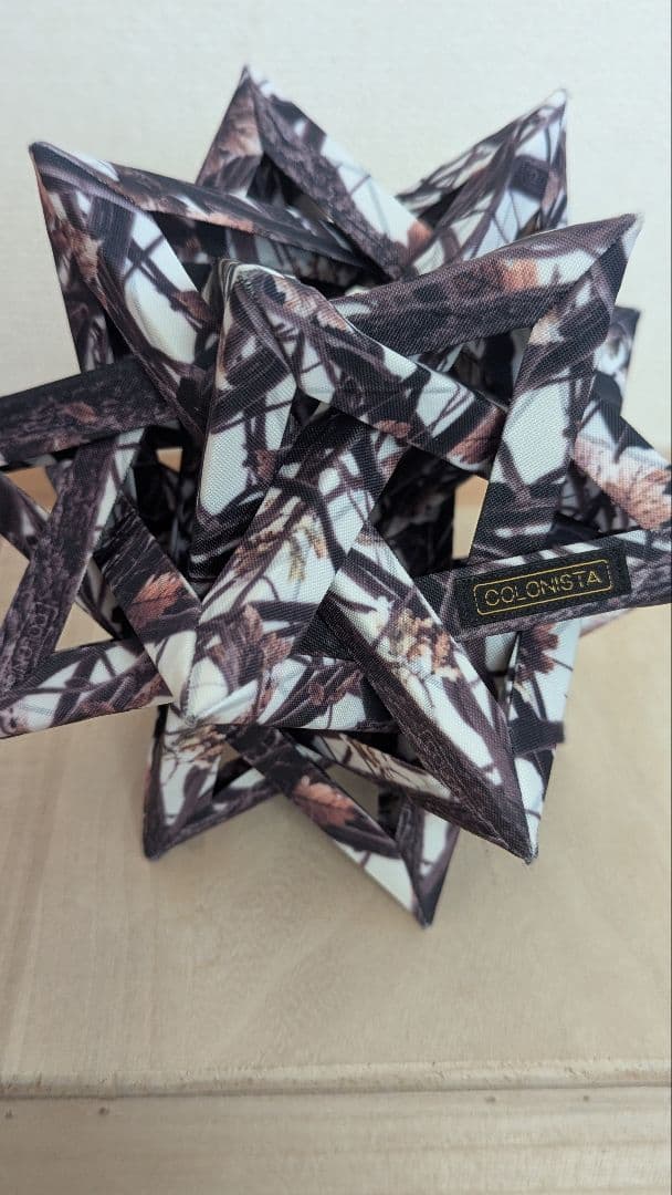 COLONISTA 星型装飾品 黒白カモフラージュ