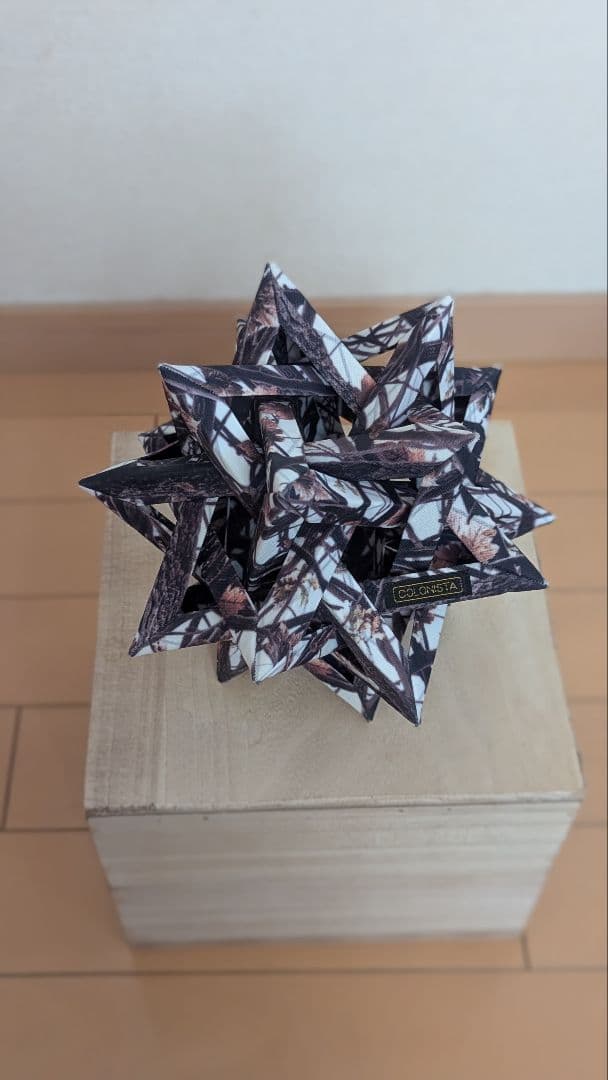 COLONISTA 星型装飾品 黒白カモフラージュ