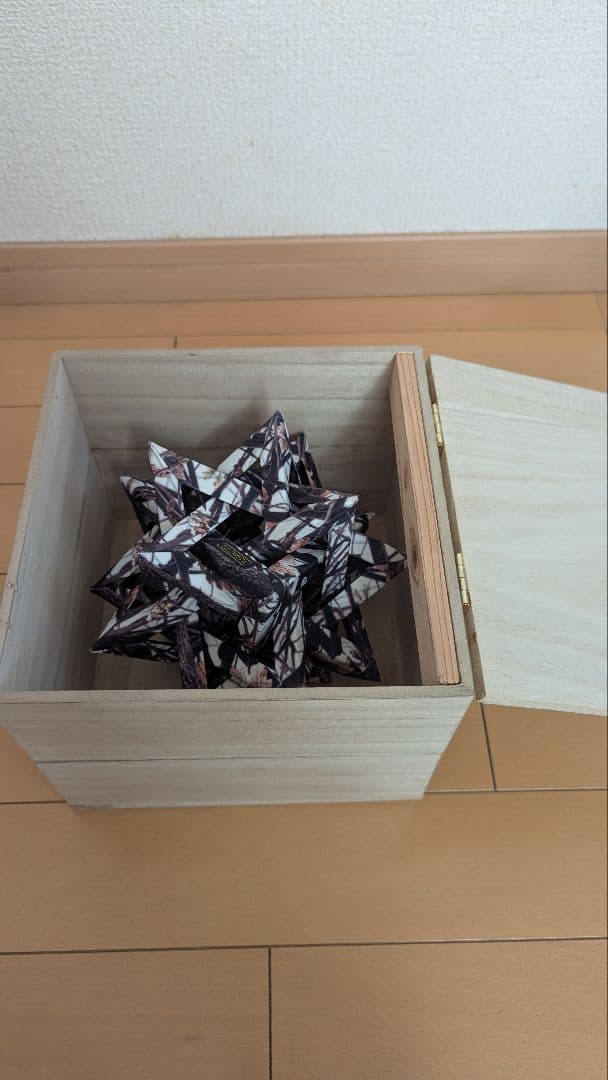 COLONISTA 星型装飾品 黒白カモフラージュ