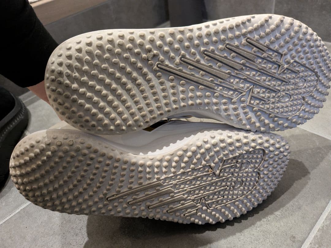 ア*ン様 New Balance S01 スニーカー ホワイト/ゴールド 大谷翔