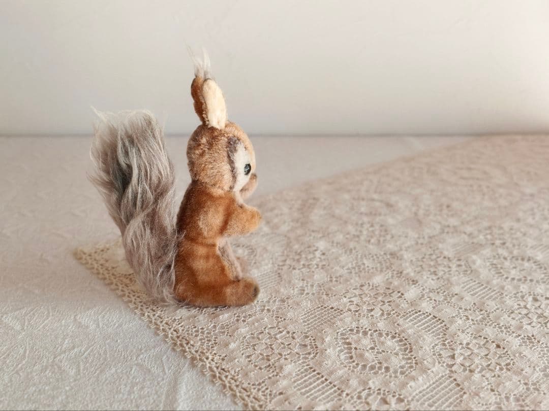 * vintage squirrel ♡ 可愛い おねだりリスさん