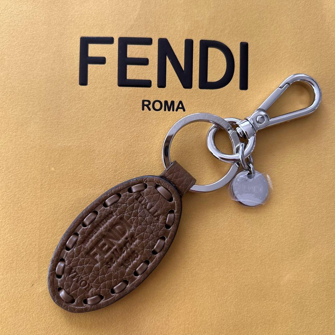 【未使用】FENDI フェンディ キーリング　キーホルダー　チャーム
