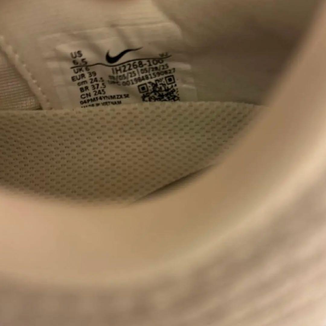 Nike ボメロプラス　ZoomX 限定カラー