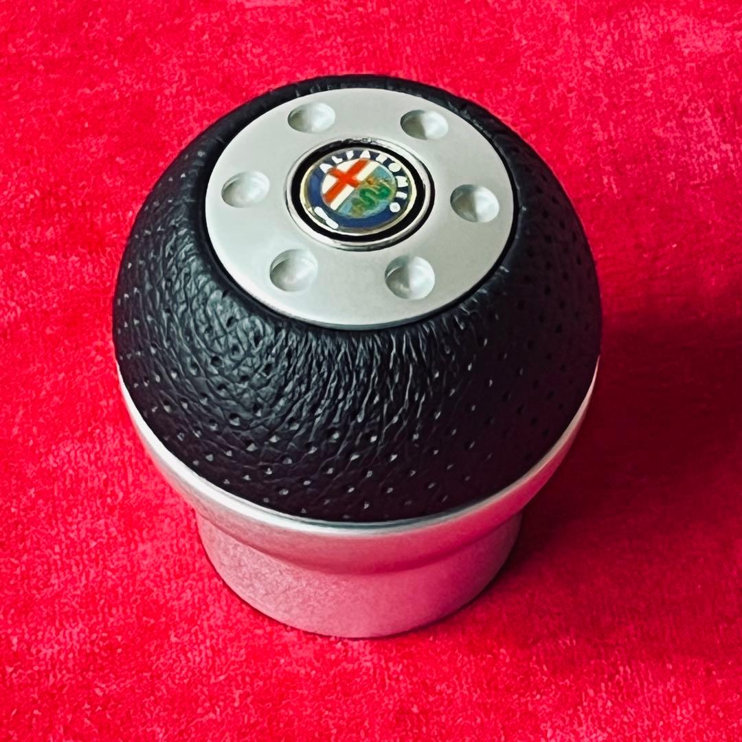 アルファロメオ福袋！MOMO リバースロック対応シフトノブその他アクセサリー沢山