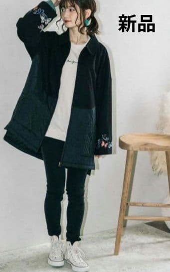 新品 未使用　iS ScoLar 　イズスカラー 蝶 刺繍 異素材 コート