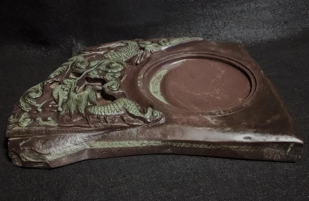 【雲龍文特大古硯　橋頭石】◆美しい翠雲石◆同石蓋付型◆貴重な北方名石◆旧満州遼硯