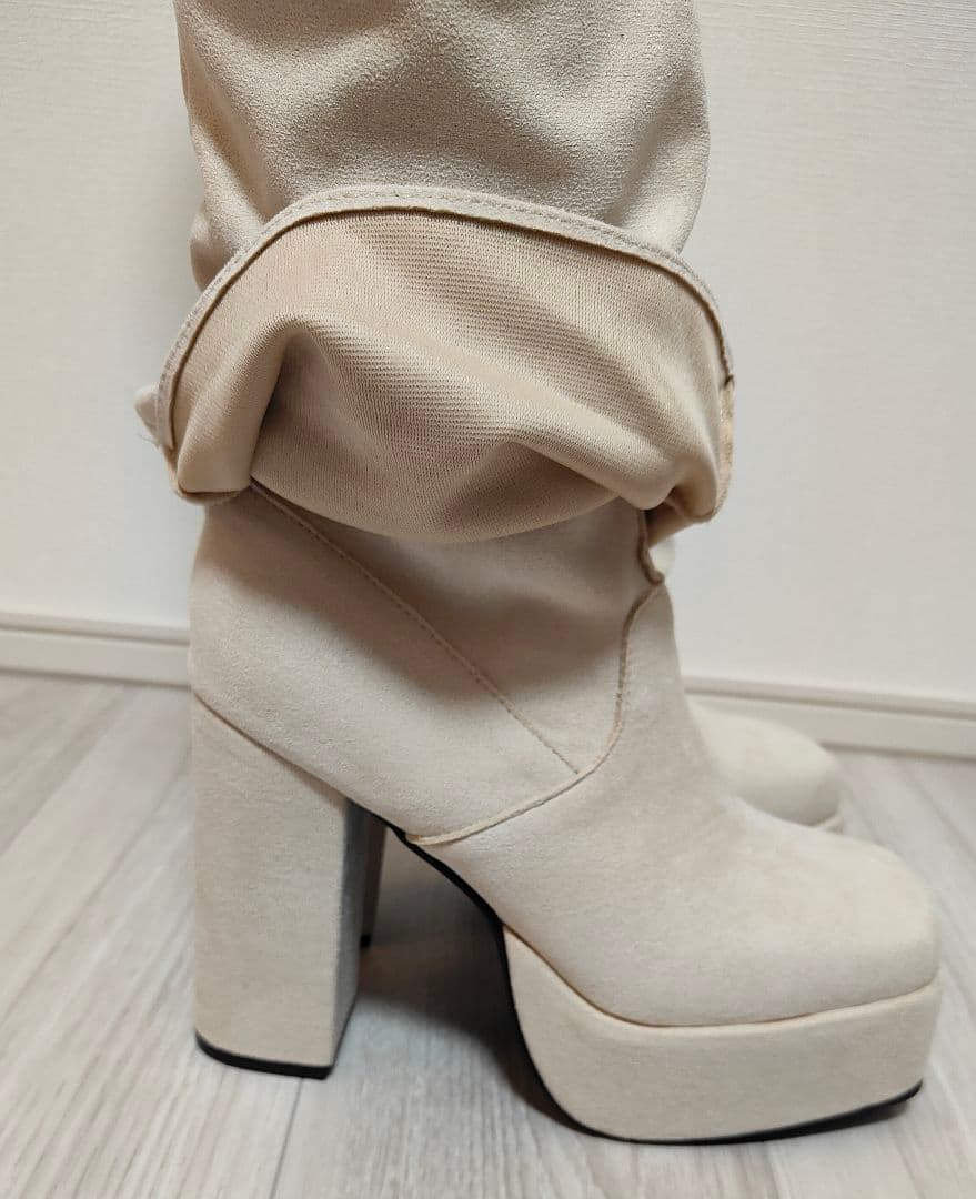 新品未使用　ルーズフレアカバーフィットブーツ　フレアブーツ　ルーズブーツ　厚底