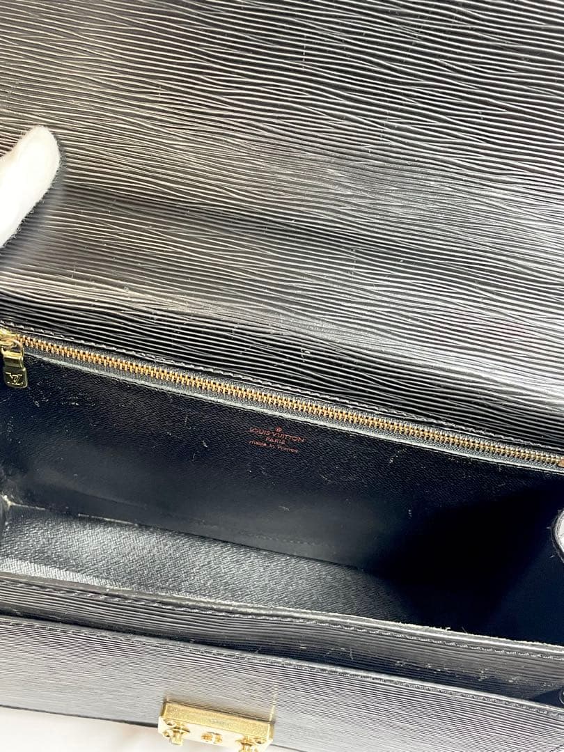 【訳あり】ヴィトン エピ モンソー M52122 ブラック