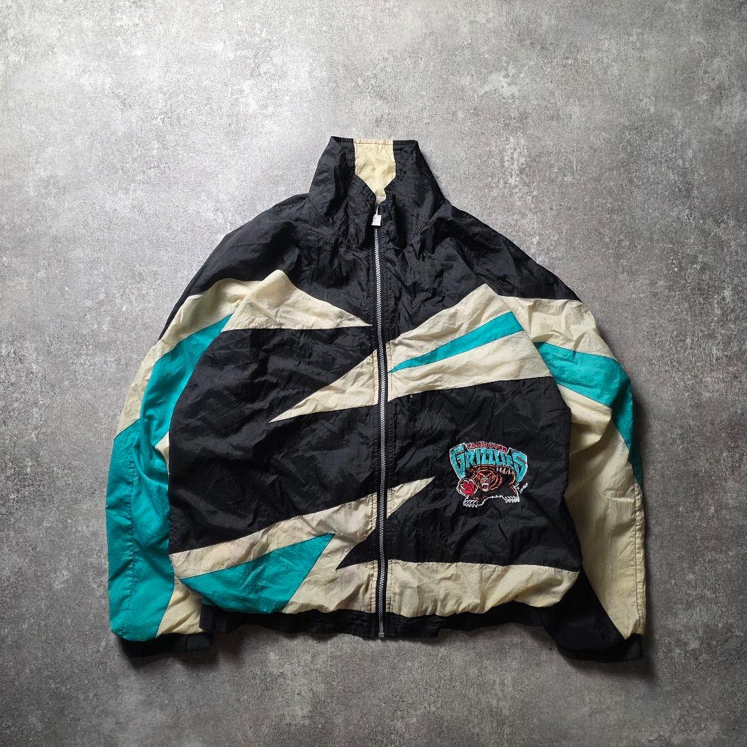 入手困難90sNBAバンクーバーグリズリーズナイロンジャケット刺繍ロゴ短丈バスケ