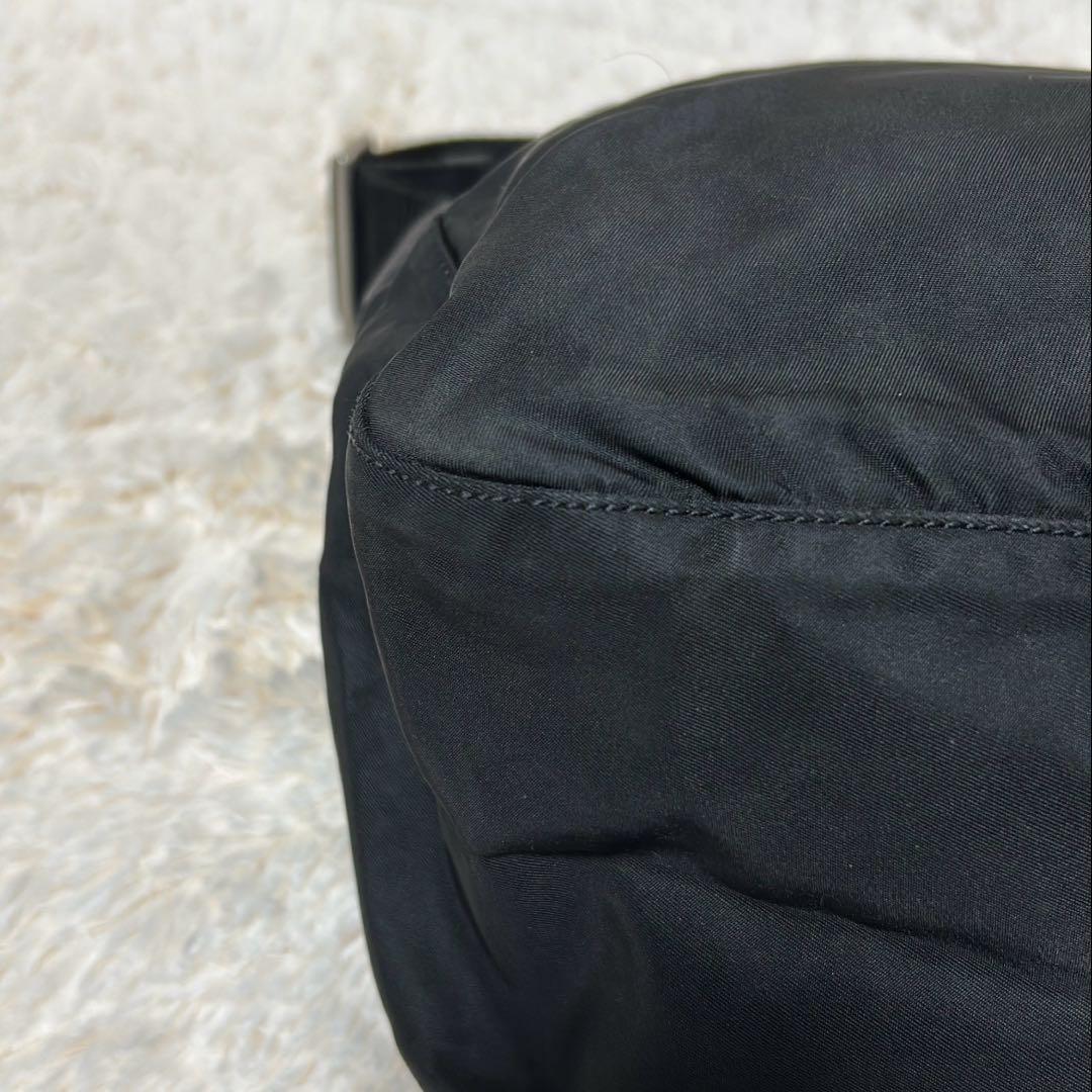 ✨️美品✨️ プラダ ショルダーバッグ メッセンジャー ナイロン 黒 白タグ