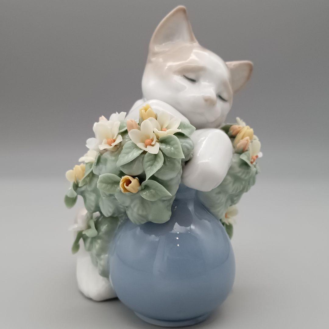 【専用】リヤドロ 6567 「 お昼寝の場所 」猫 花 フィギュリン