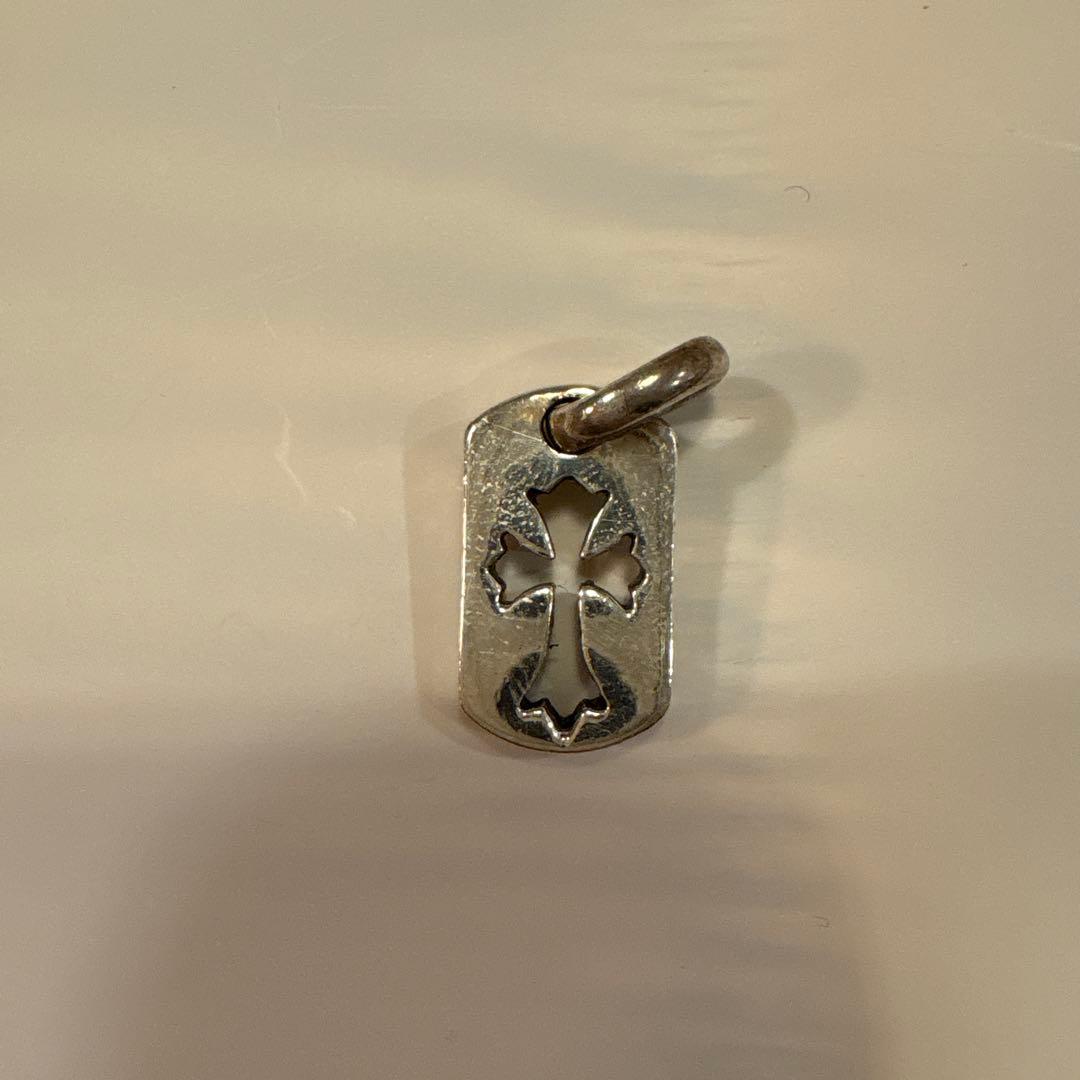 クロムハーツ　タイニーカットアウトクロス