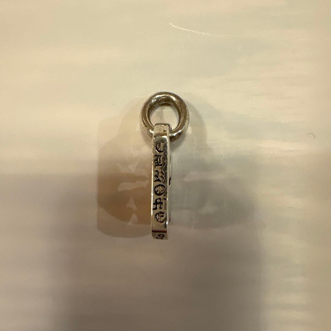 クロムハーツ　タイニーカットアウトクロス