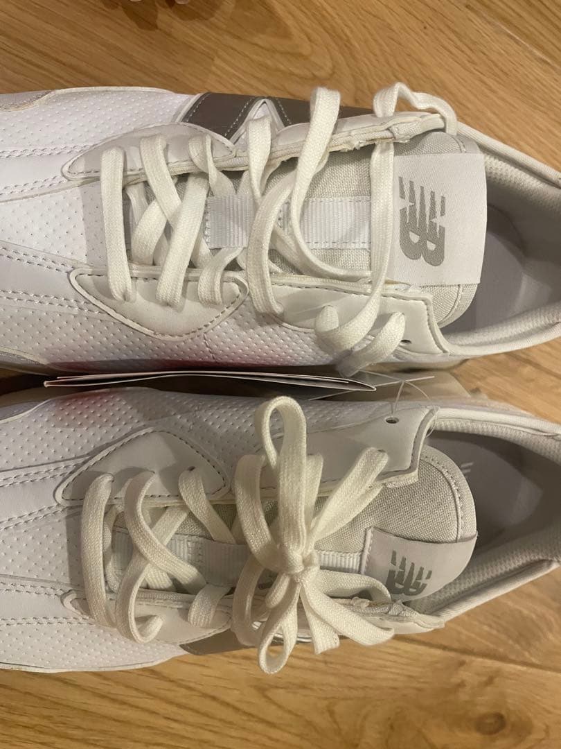 New Balance ホワイト/シルバー
