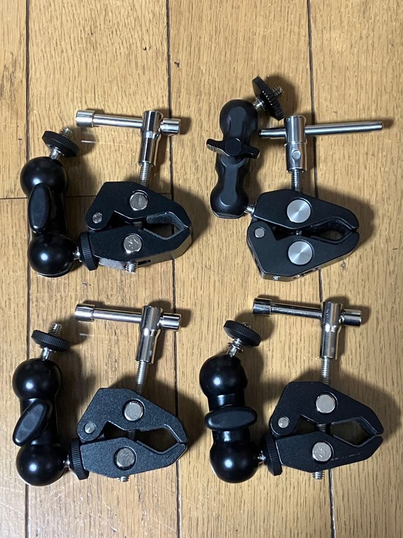 ベースステーション固定用クランプ