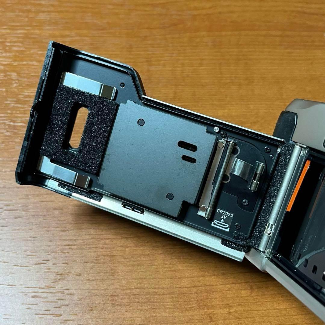 CONTAX TVS II フィルムを装填して動作確認済み