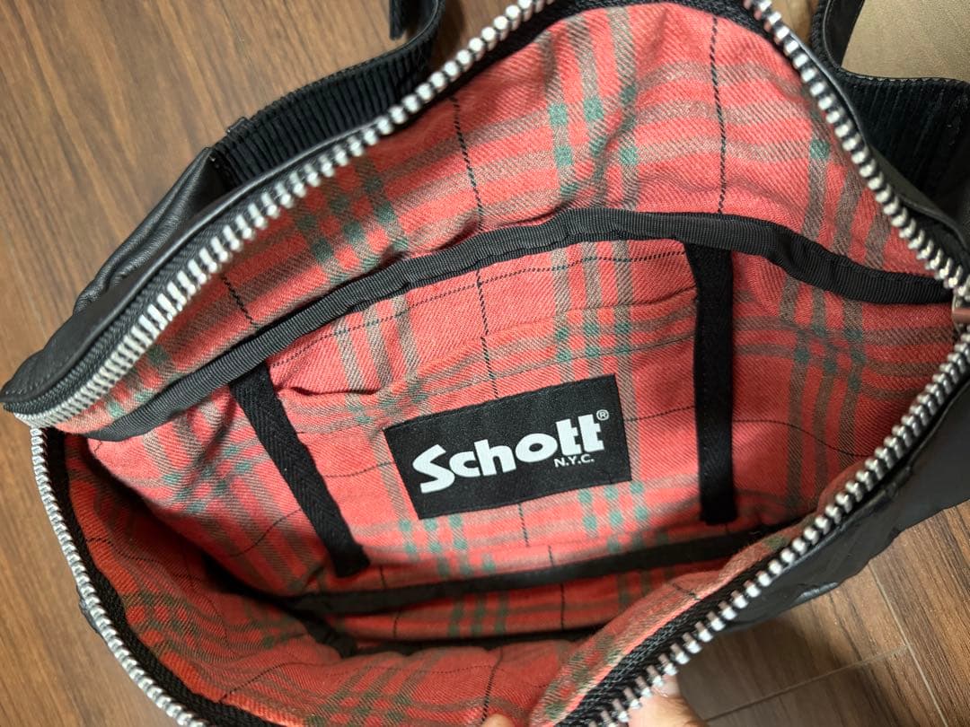 Schott ボディバッグ ブラック