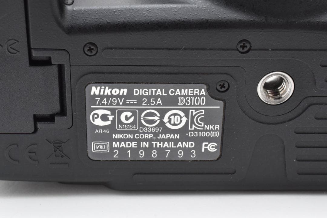 Nikon D3100 ボディ ショット数946枚　A010