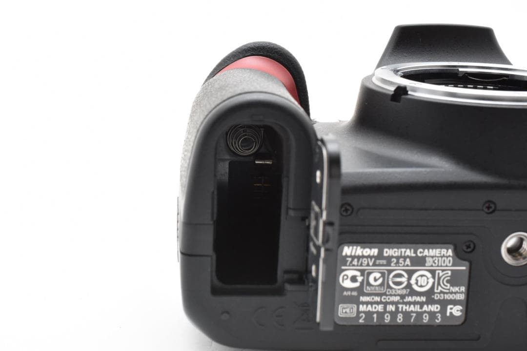 Nikon D3100 ボディ ショット数946枚　A010
