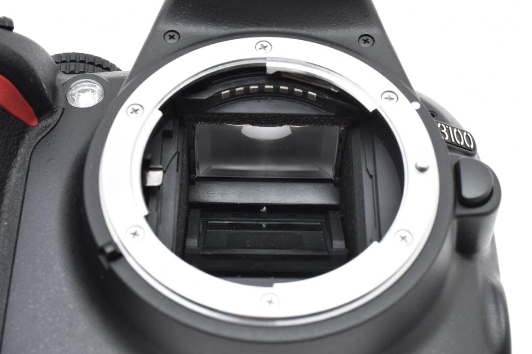 Nikon D3100 ボディ ショット数946枚　A010