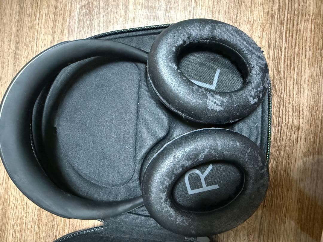 BOSE ワイヤレスヘッドホン　NC700HP