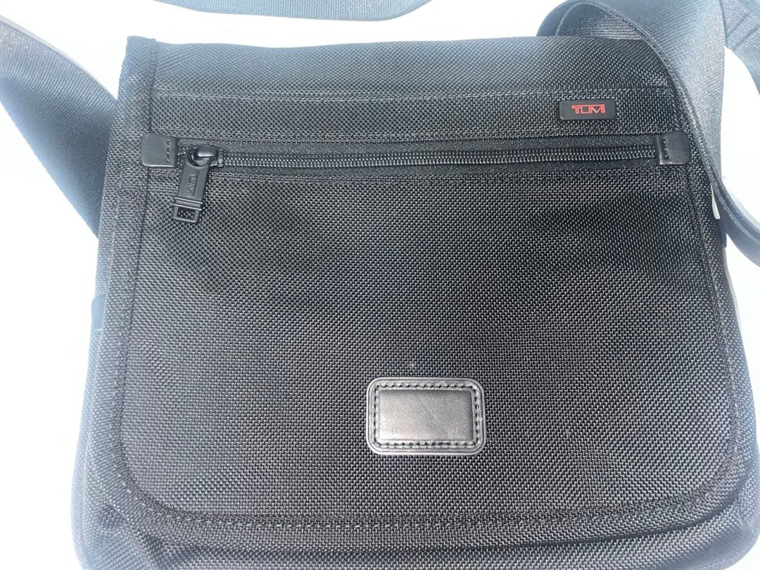 【極美品】TUMI 22105 DH メッセンジャーバッグ