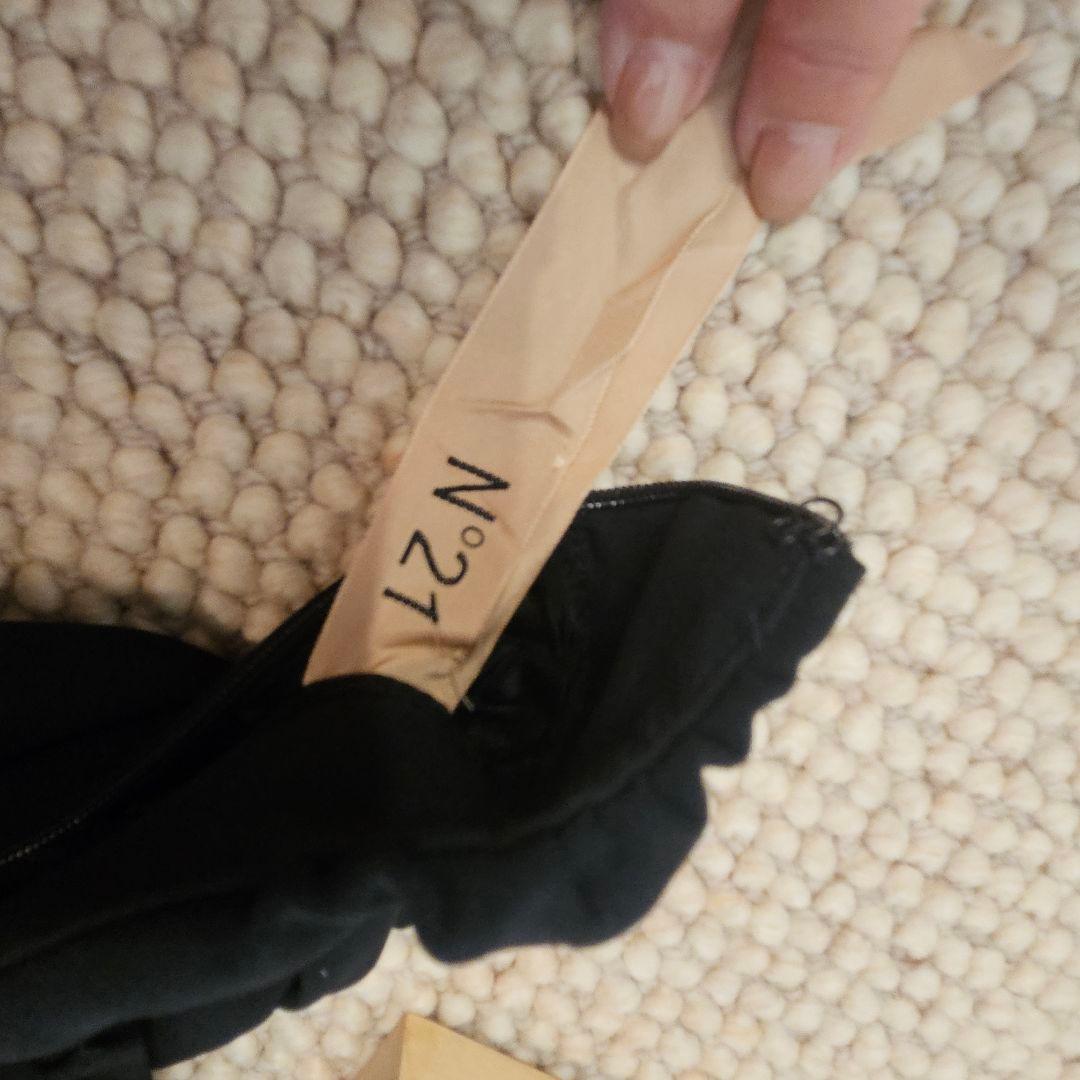 N°21 黒タイトスカート　美品❗