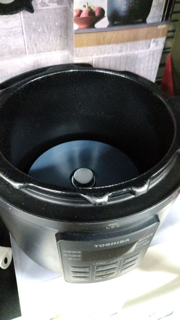 【最終価格】TOSHIBA 電気圧力鍋　RCP-30R ブラック【未開封品】