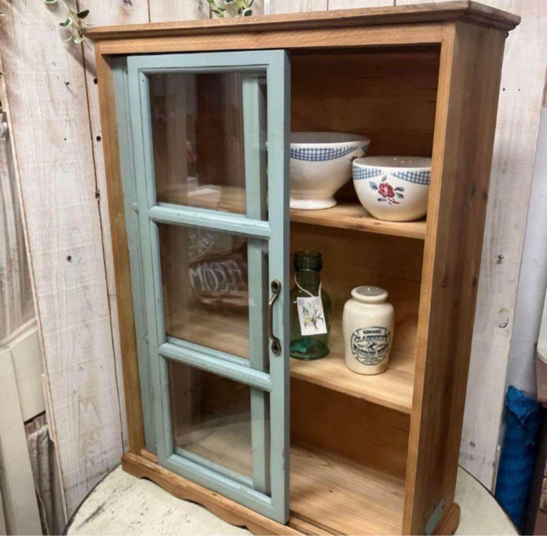 【再入荷】グランシュマン 木製ガラス扉 収納キャビネット アンティークなシェルフ