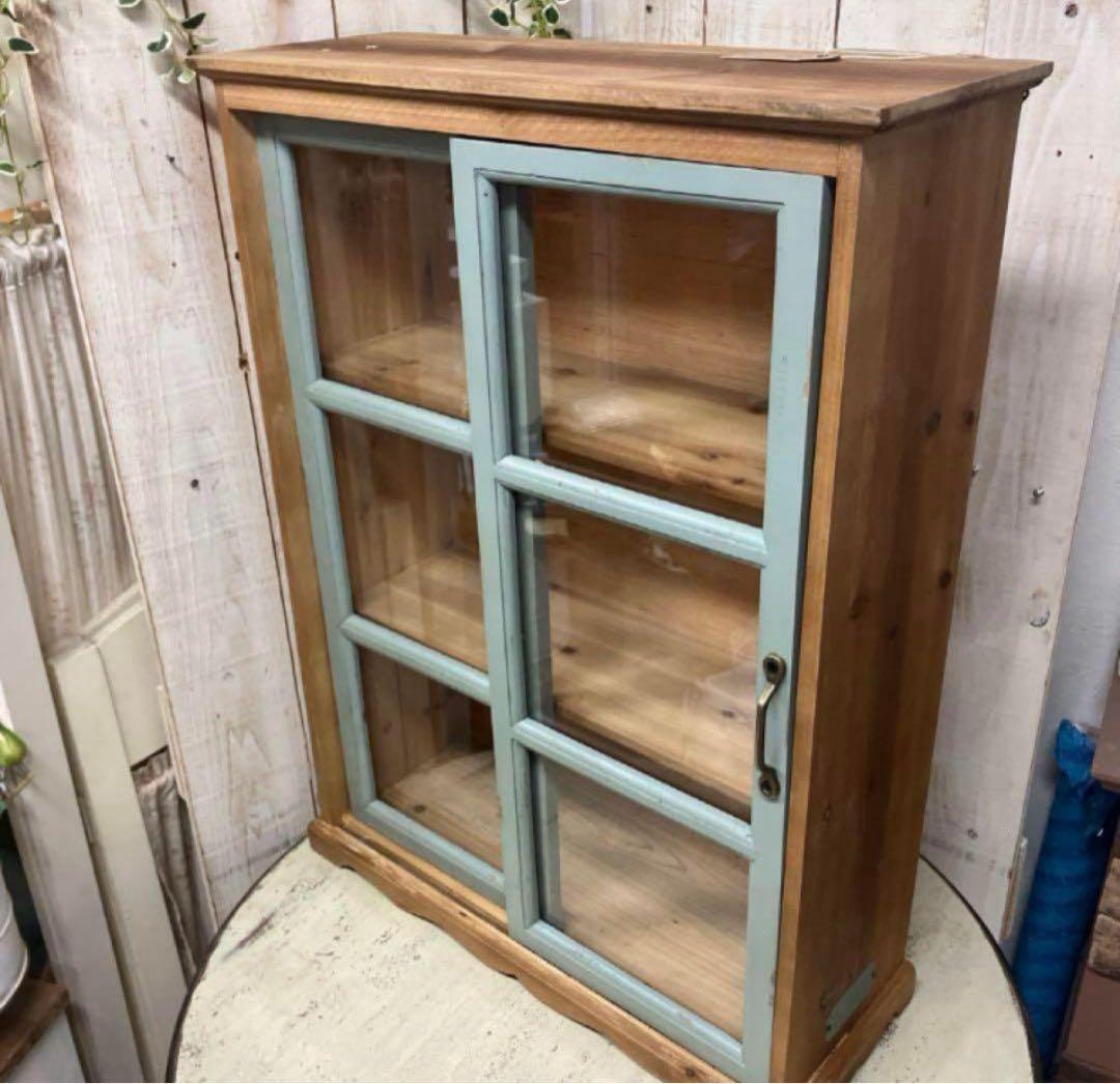 【再入荷】グランシュマン 木製ガラス扉 収納キャビネット アンティークなシェルフ