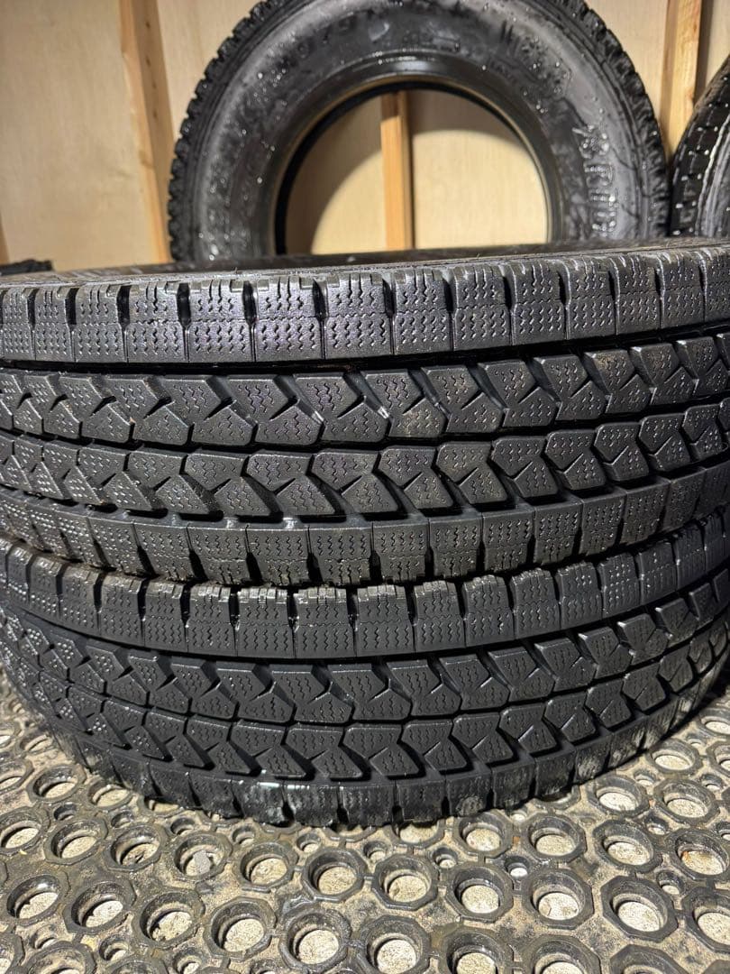 【2023年製】205/80R17.5 120/118L LT スタッドレス