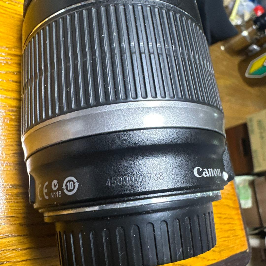 Canon EF-S 18-200mm ズームレンズ