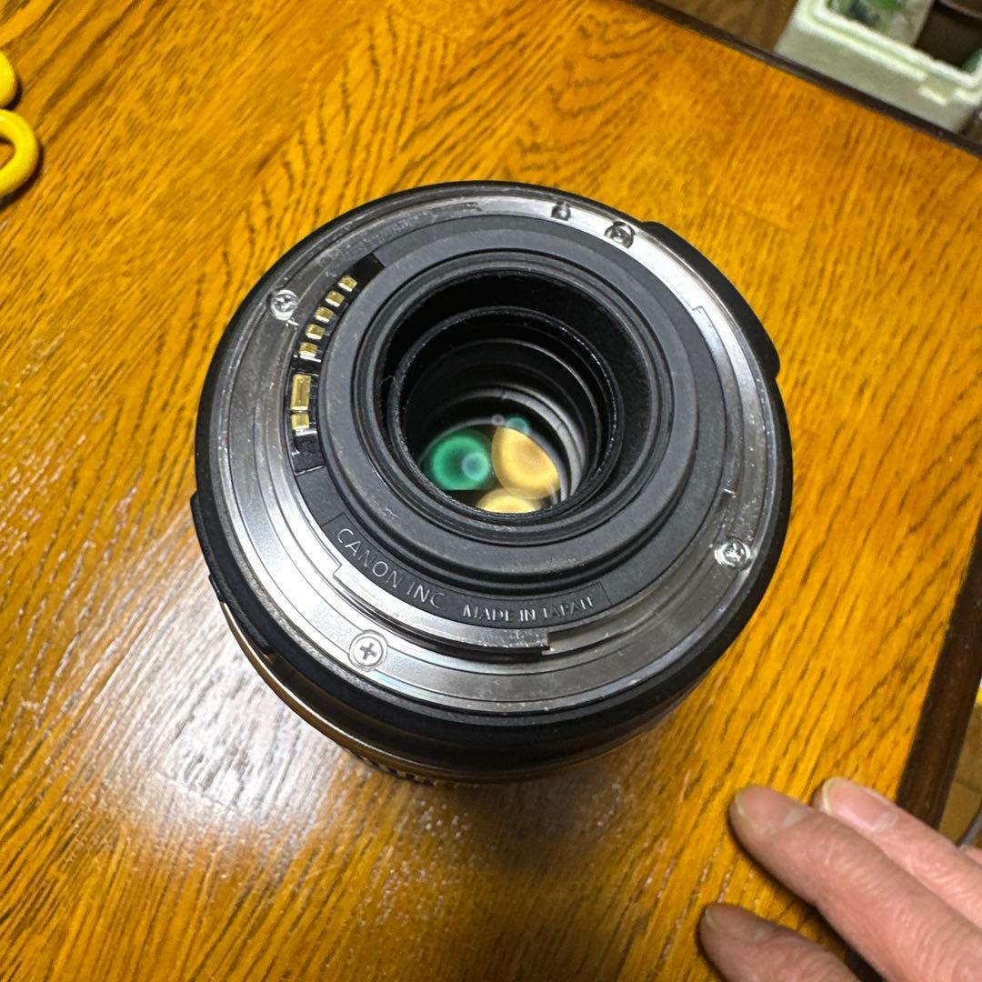 Canon EF-S 18-200mm ズームレンズ