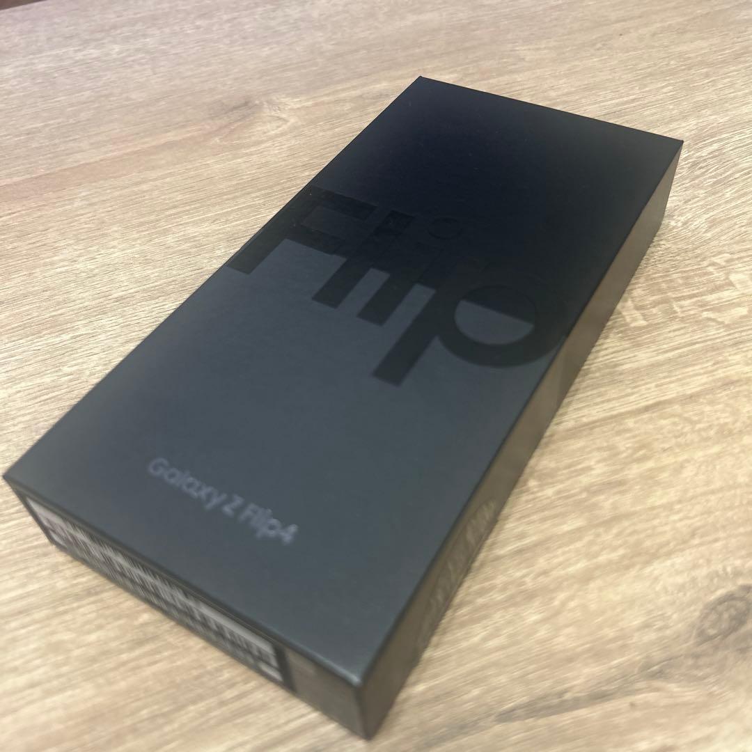 【最終値下げ】Samsung Galaxy Z Flip 4 本体箱付属品付き