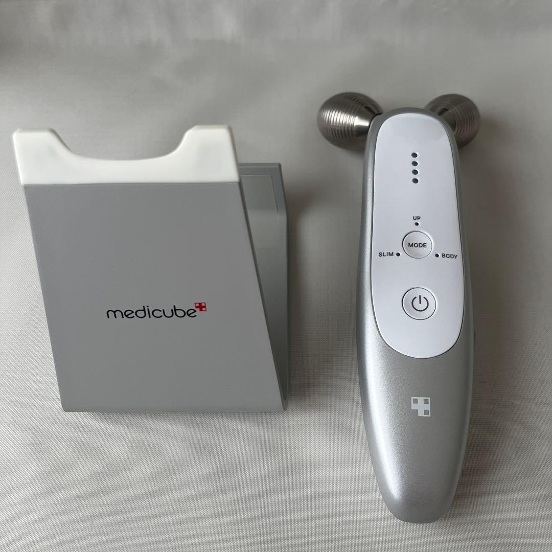 【8月限定値下げ中】medicube AGE-R EMSダーマショット 美顔器