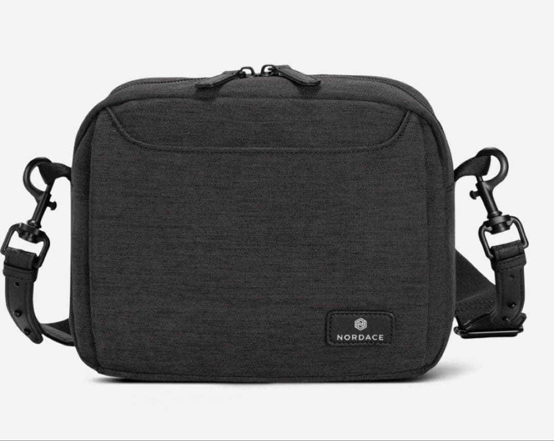NORDACE オールブラック ボディバッグ