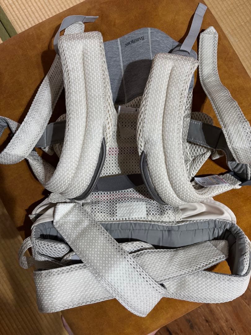 BabyBjorn 抱っこ紐　ハーモニー メッシュ クリーム