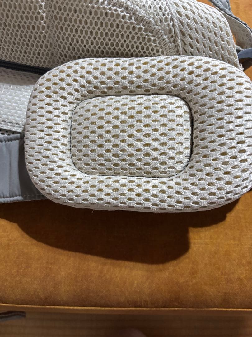 BabyBjorn 抱っこ紐　ハーモニー メッシュ クリーム