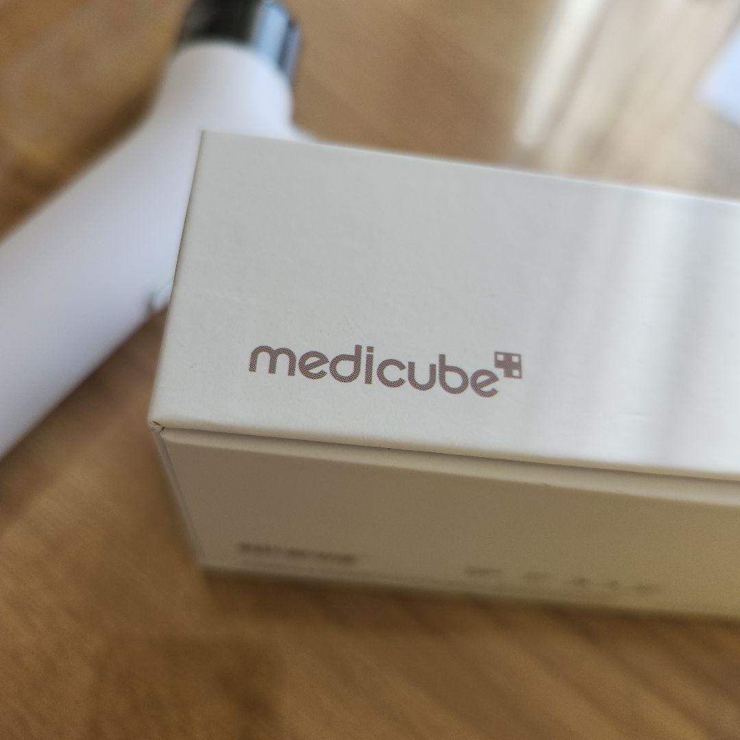 medicube 美顔器 ホワイト