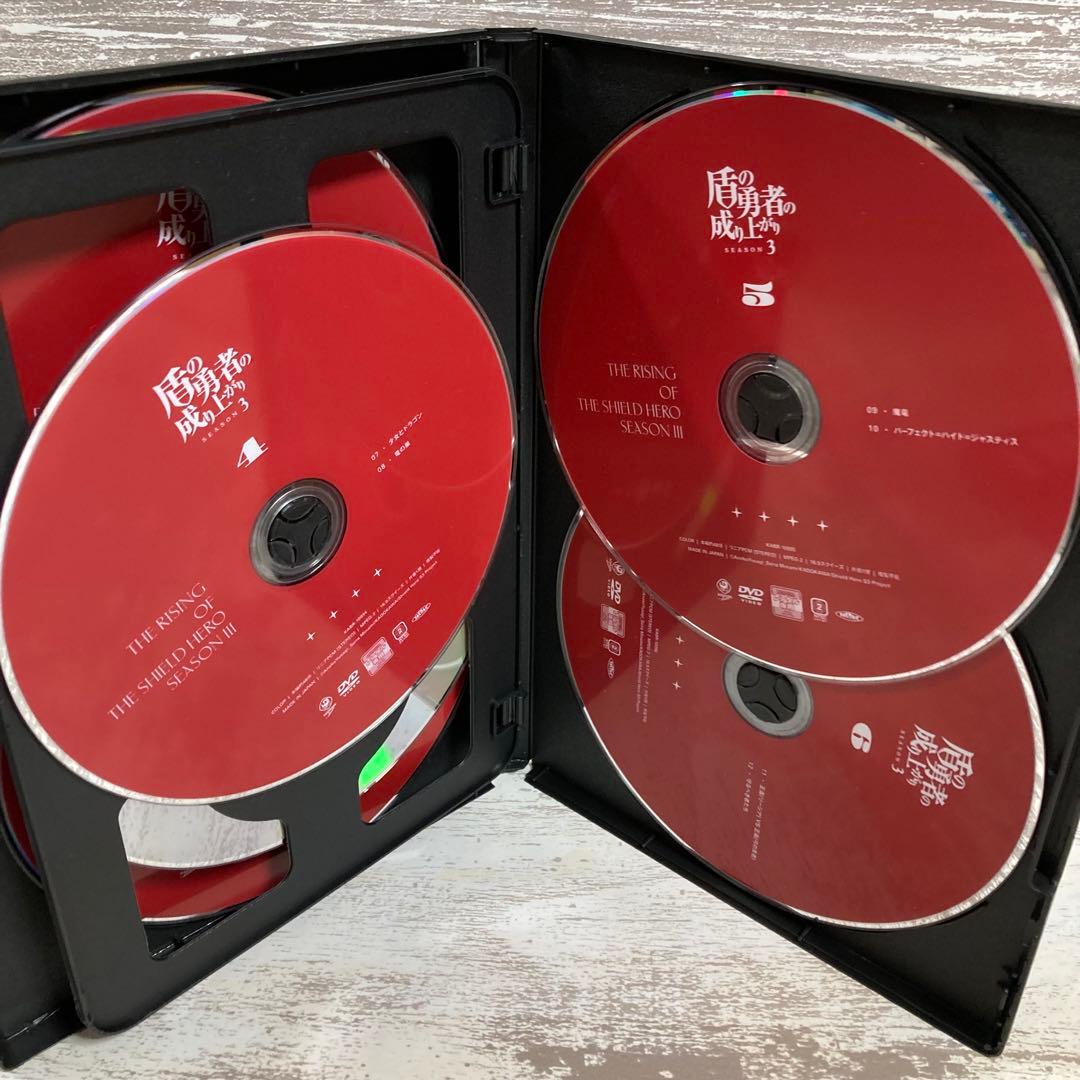 ♦︎新品ケース付き♦︎ 盾の勇者の成り上がり Season3 レンタルDVD