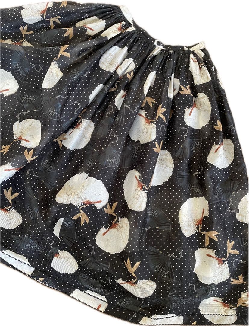 R*。様 カネコイサオ　綿オーガンジー　扇子柄スカート　W74