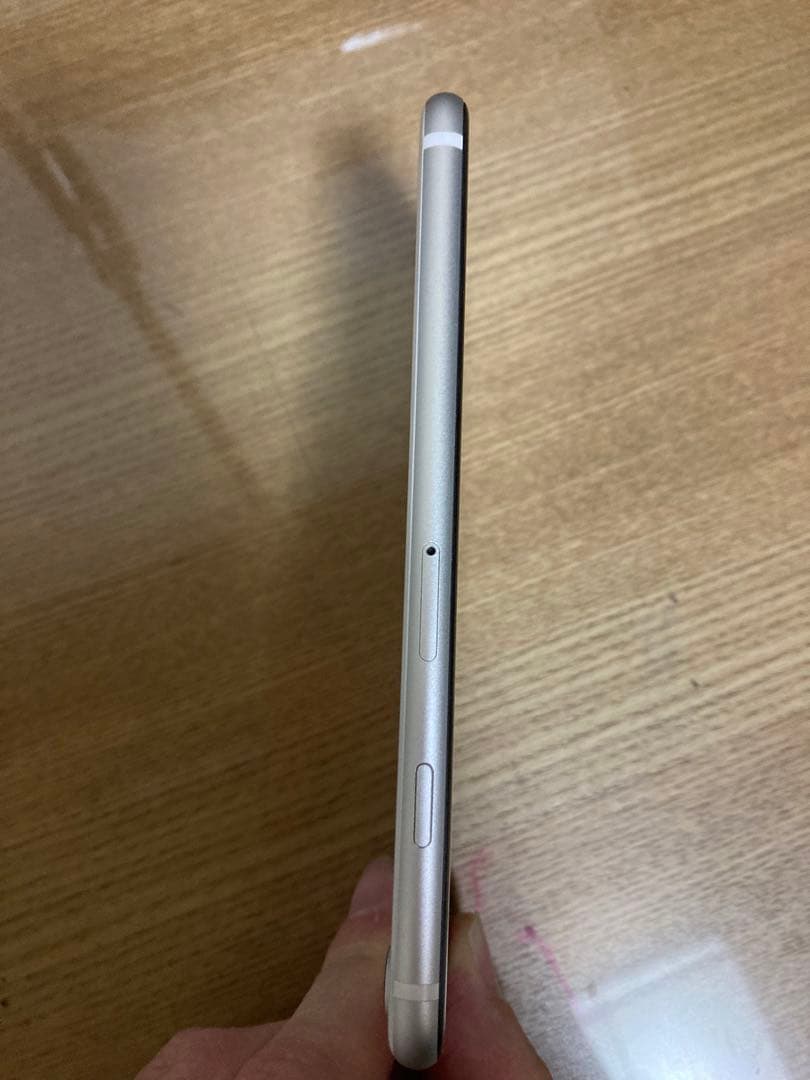 iPhone SE（第2世代）64GB