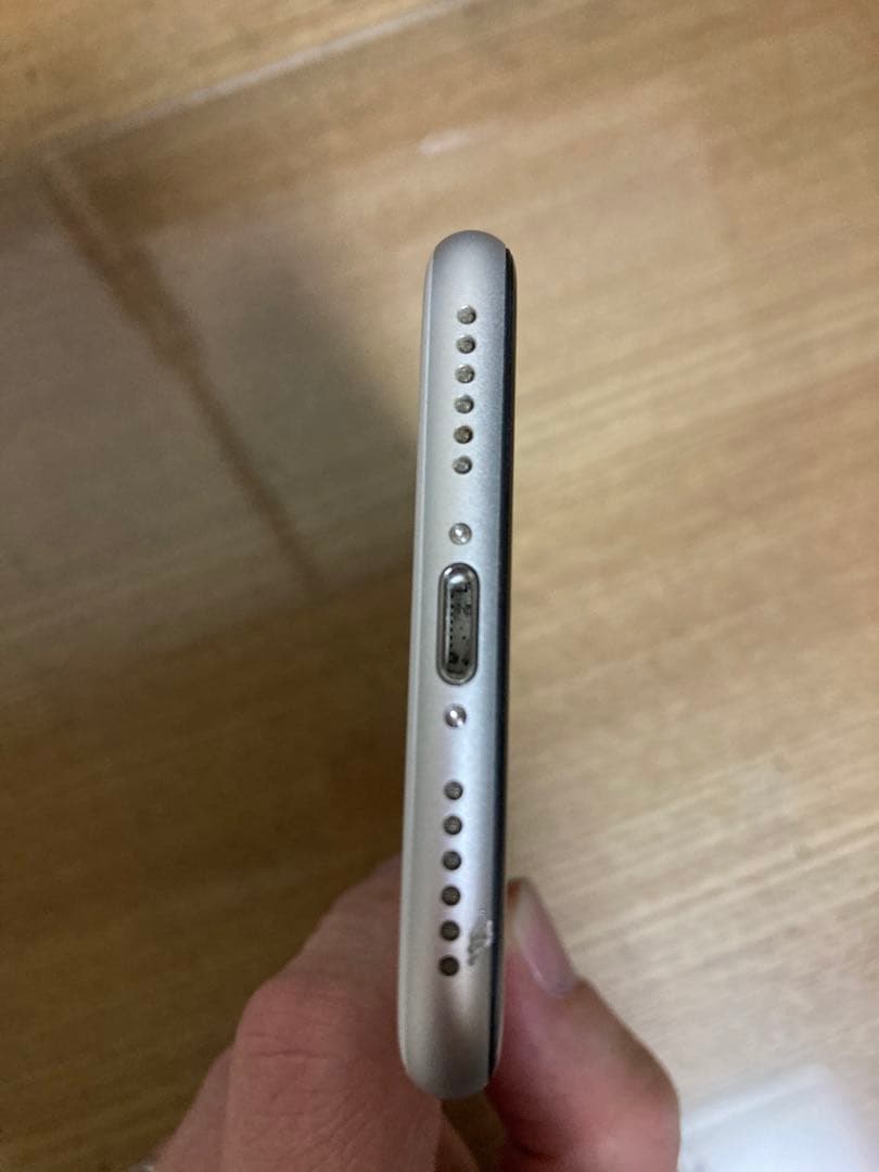 iPhone SE（第2世代）64GB