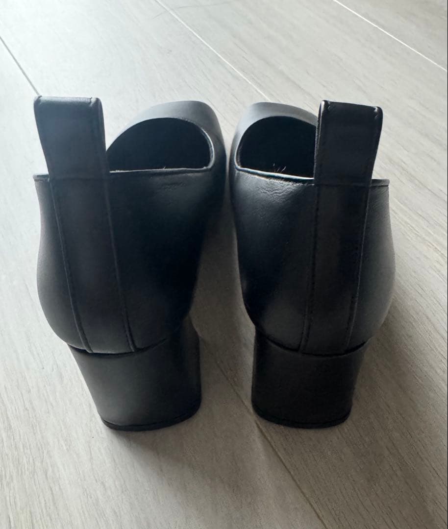 ヒルズアヴェニュー me ブラック スクエアパンプス