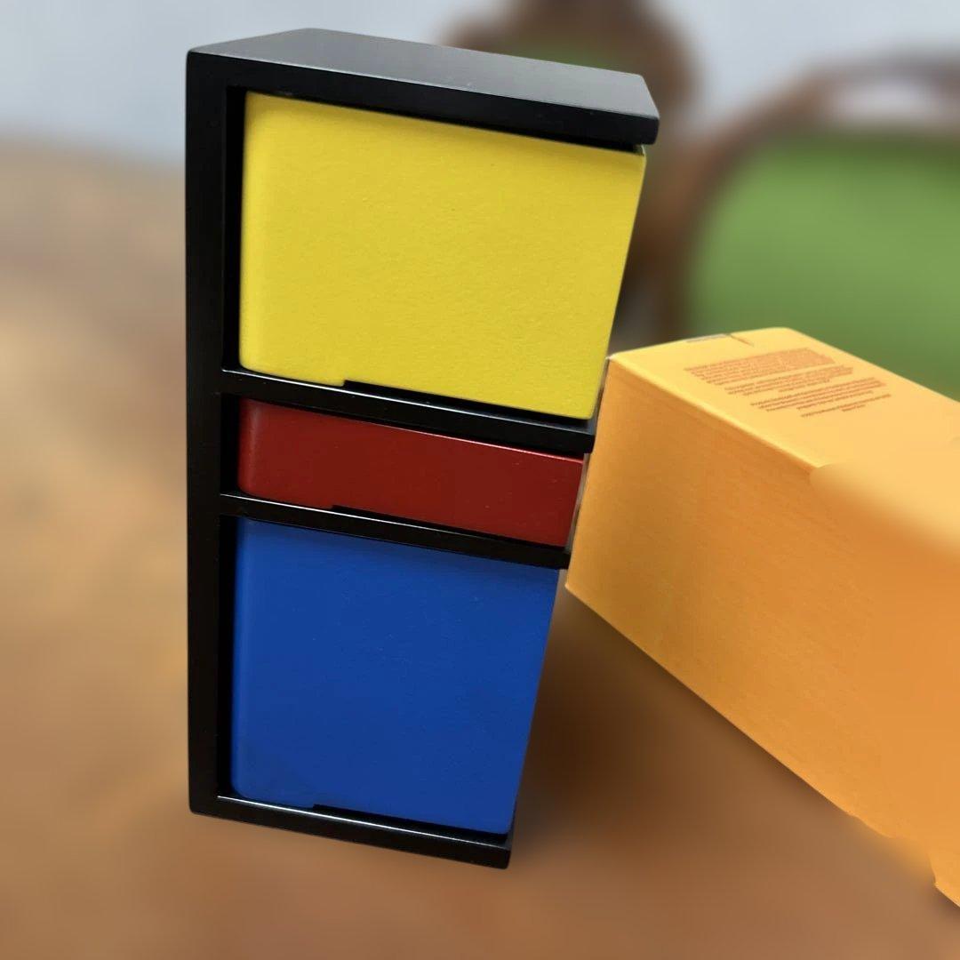 MoMA 小物入れタワー