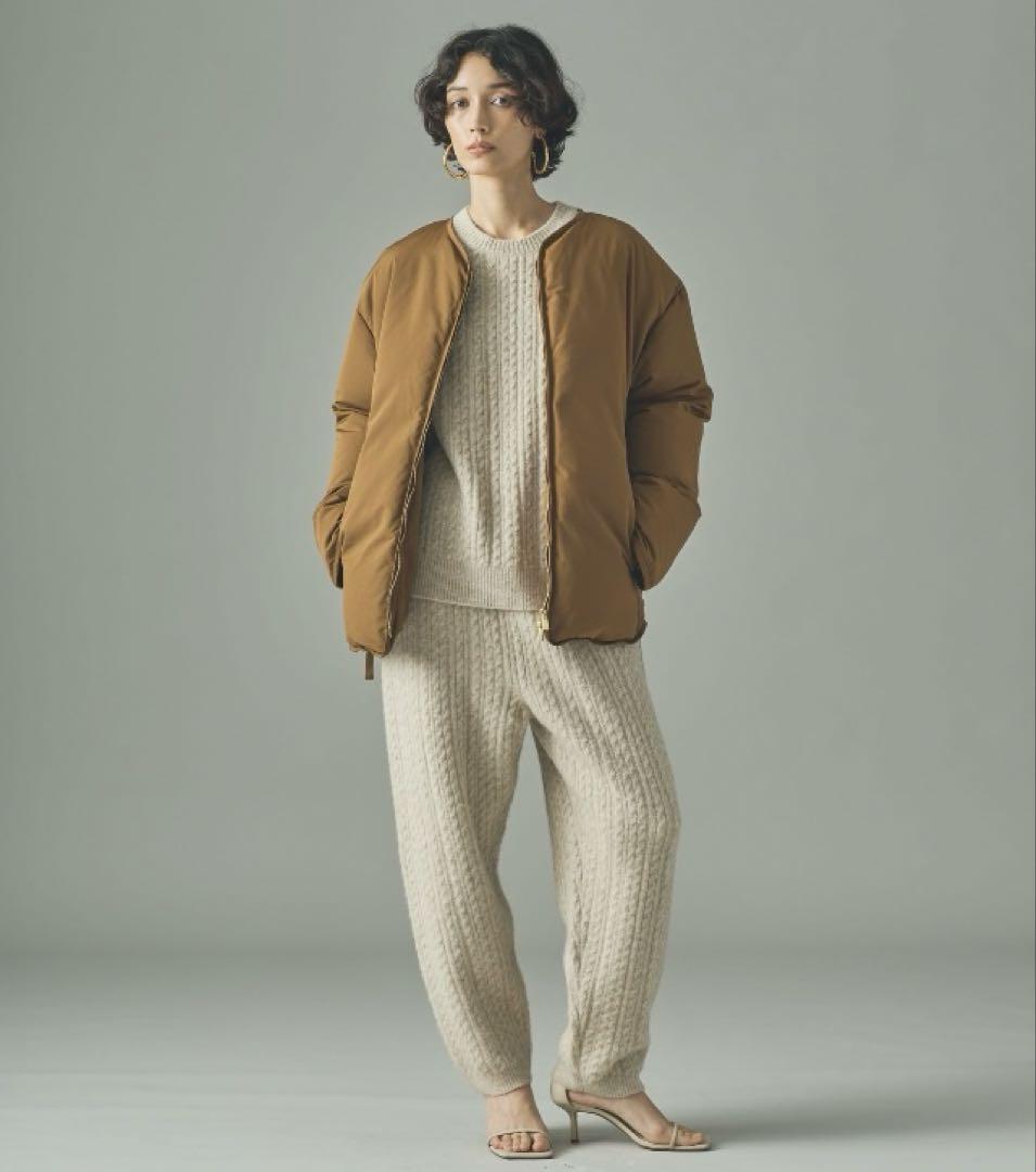 新品未使用Curensology サイドジップノーカラーダウンジャケット