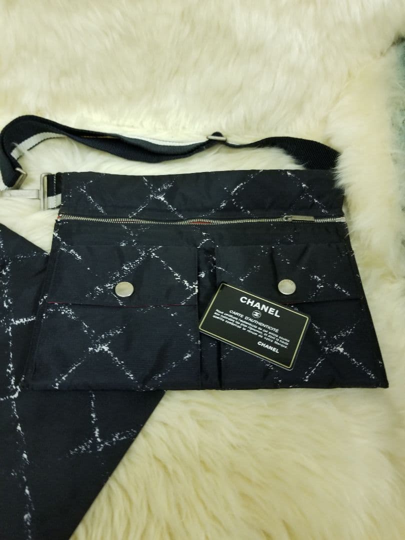 CHANEL シャネル　ウエストポーチ　ボディバッグ