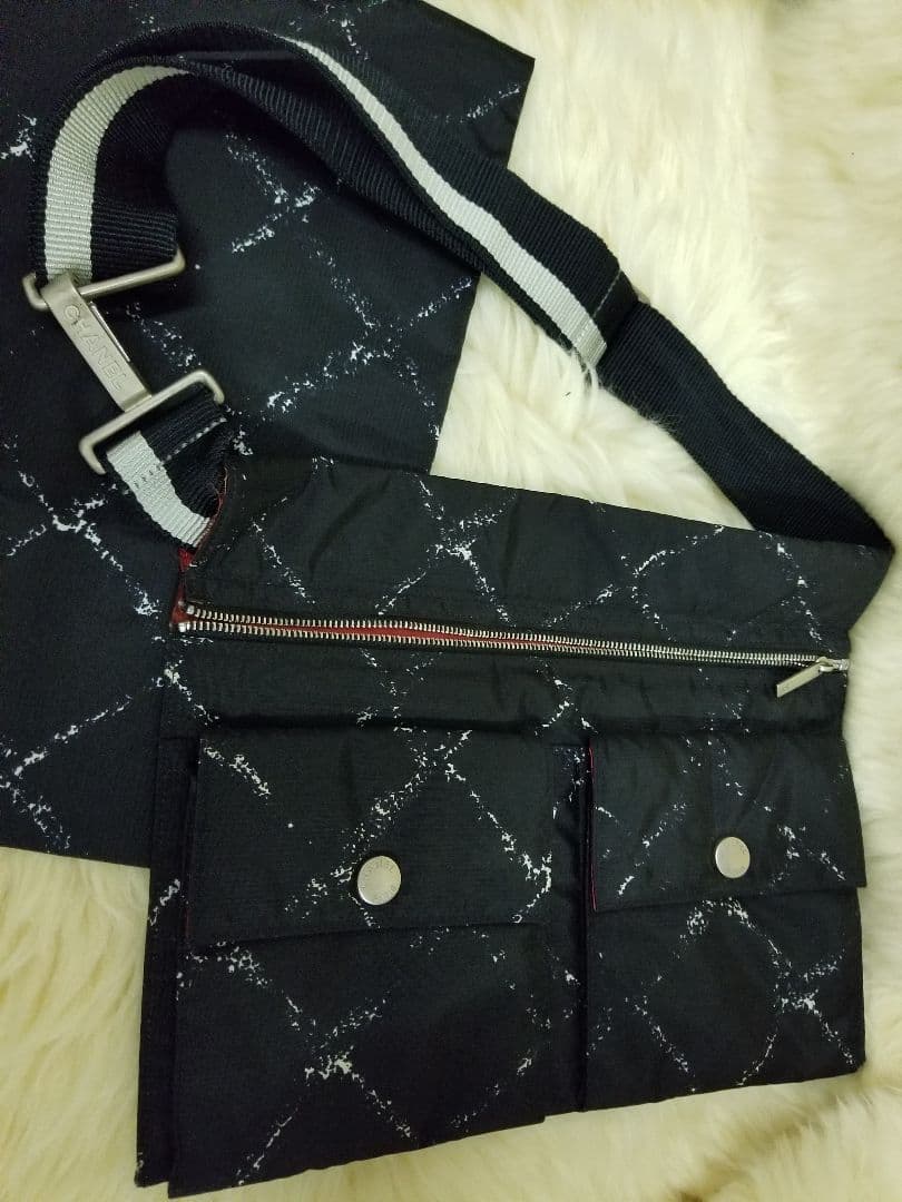 CHANEL シャネル　ウエストポーチ　ボディバッグ