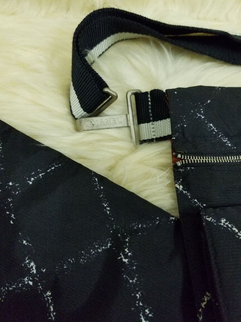 CHANEL シャネル　ウエストポーチ　ボディバッグ