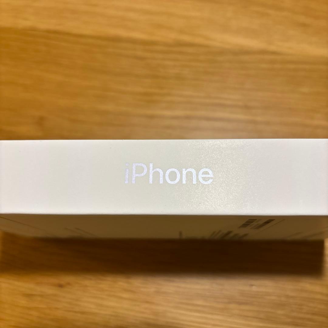 Apple iPhone17 本体 256gb ラベンダー　未開封 外箱キズ有